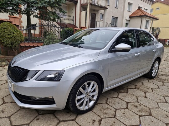 Skoda Octavia 1.5 Benzyna Rok produkcji 2019 Klimatyzacja 