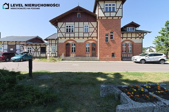 LEVEL NIERUCHOMOŚCI Dawny dworzec w Tolkmicku ul. Morska 