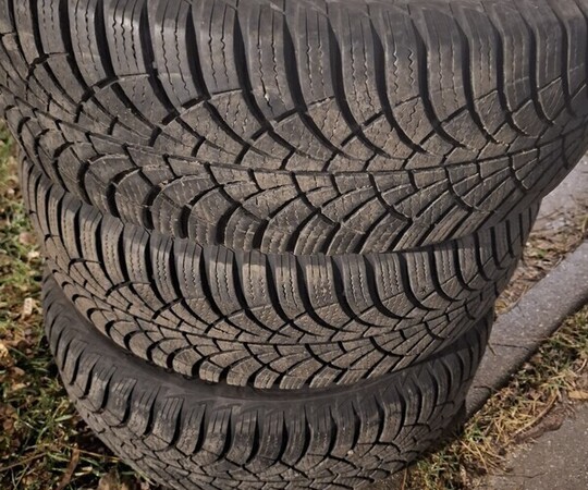 Sprzedam 3 opony zimowe GoodYear 195/60 R15 w bardzo 