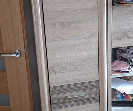 Sprzedam szafę szer. 54,gł. 43,wys. 200 za 150 zł oraz 