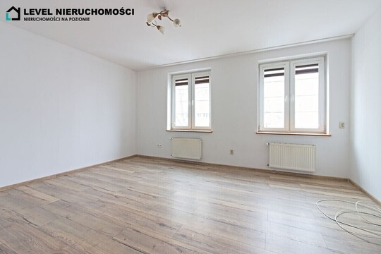 LEVEL NIERUCHOMOŚCI Przestronne mieszkanie dwupokojowe ul. 