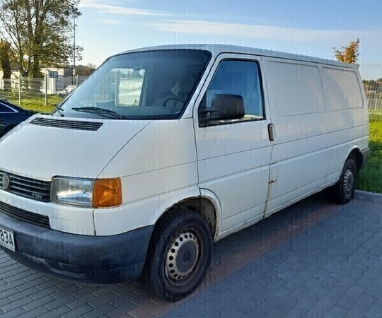 SPRZEDAM VW T4 2,5 TDI blaszak 2001r. Więcej informacji 