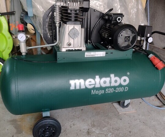 Sprężarkę Metabo Mega 520-200 D. Zakupiona nowa, bardzo 