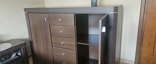 Sprzedam komodę Wymiary 138x35x94 