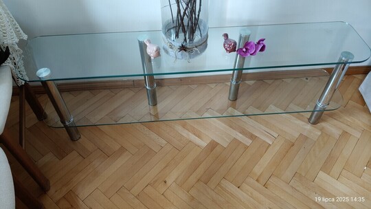 Sprzedam szafkę RTV szklana. Szerokość 150 cm Wysokość 45 