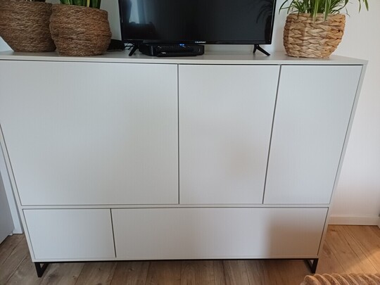 SPRZEDAM NOWĄ KOMODĘ, elegancki kolor BEŻ PIASKOWY wymiary 