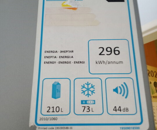 Sprzedam lodówkę Indesit no Frost, wysokość 185,lodówka 