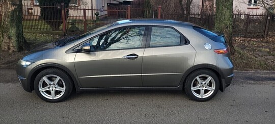 Honda Civic UFO 1,4 benzyna 