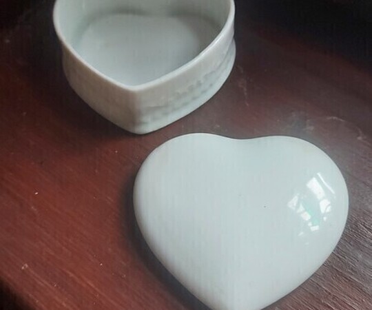 Sprzedam rzeczy z kryształu i porcelany. 