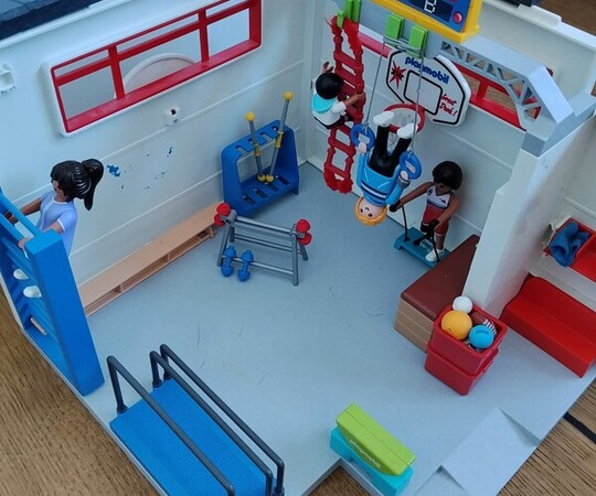 Sprzedam zestaw klocków Playmobil sala gimnastyczna (nr 