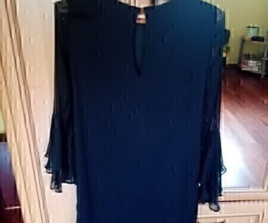 Sprzedam sukienkę (kupiona w H& M). Rozmiar 36. Z tyłu 