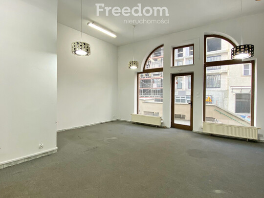 FREEDOM NIERUCHOMOŚCI Wynajmę lokal użytkowy - Elbląg, 