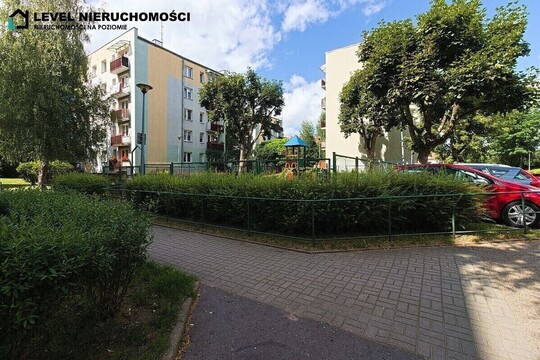 LEVEL NIERUCHOMOŚCI Trzypokojowe mieszkanie z balkonem ul. 