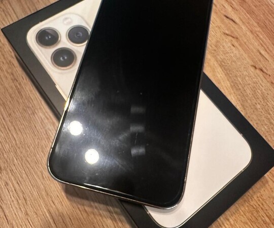 Sprzedam iPhone 13 Pro 256 GB Złoty iPhone 13 Pro Pamięć: 