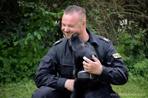 Bej zaczyna służbę w elbląskiej policji