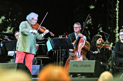 Cygański koncert w deszczu
