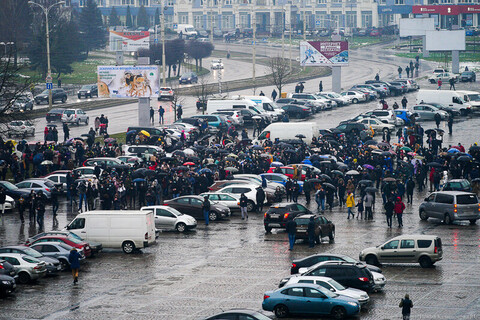 Demonstracje w Kaliningradzie: Raz, dwa, tri – Putin uchadi