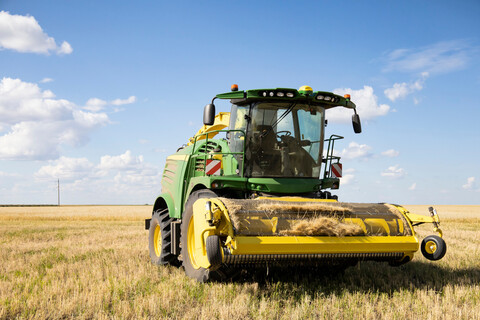 Jak zmniejszyć koszty eksploatacji maszyn John Deere poprzez właściwy dobór części?