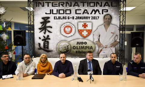Mistrz olimpijski da im lekcję nie tylko judo