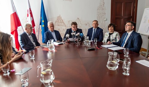 101 tysięcy złotych kosztowała portowa kampania