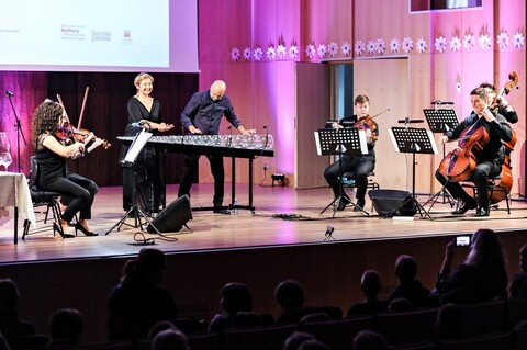 Melodie wyczarowane z kieliszków