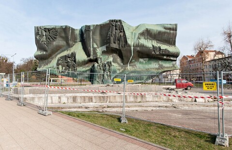 Odrodzenie pomnika