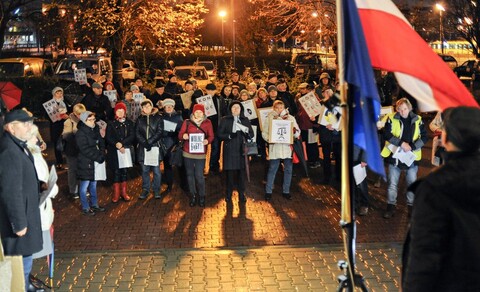 Pikietujący pod sądem: weta okazały się oszustwem