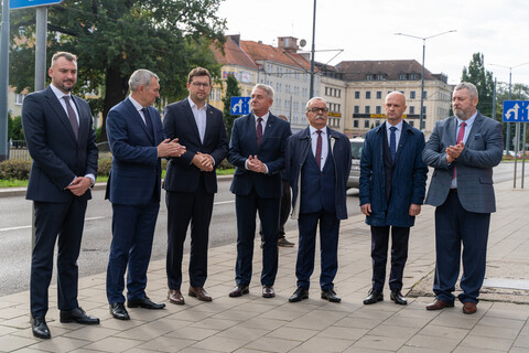 Pocztowo-fasadowo na nowo