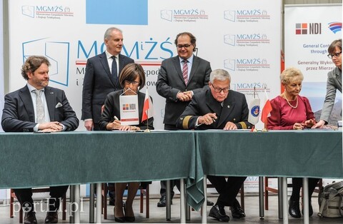 2,5 roku na przekopanie Mierzei