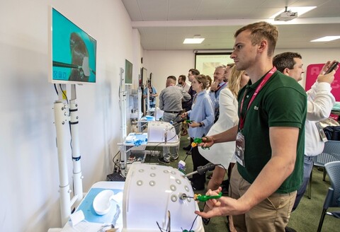 Roboty w służbie chirurgii