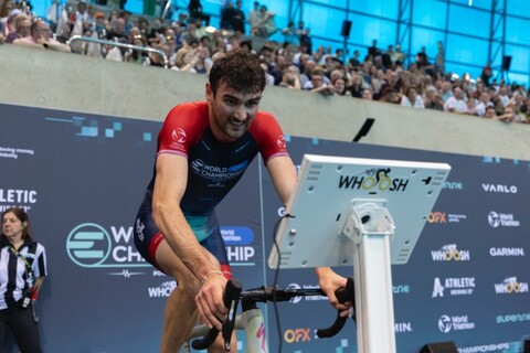 Stanął na podium mistrzostw świata w halowym triathlonie