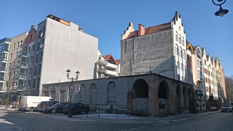 Kolejne podejście do zabudowy rogu Wigilijnej i Starego Rynku