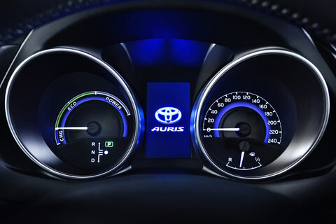 Toyota Auris - kompakt i kombi z trzema napędami do wyboru