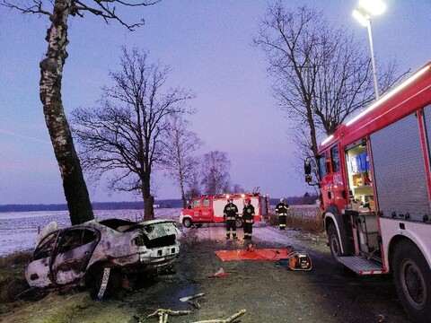 Tragedia pod Wilczętami. W aucie zginęło pięć młodych osób