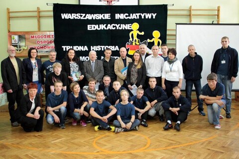 Trudna historia może łączyć