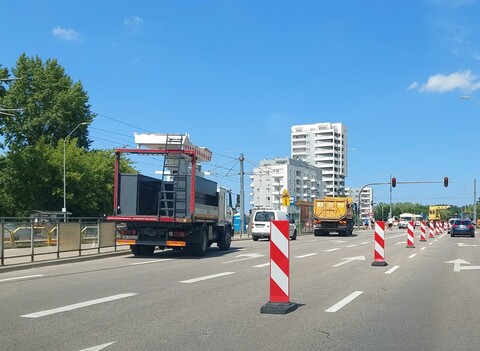 Trwa remont torów na granicy Zawady z Nad Jarem