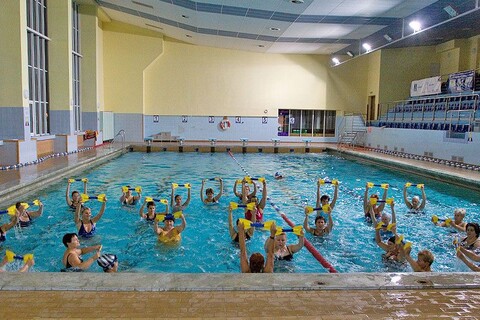 Wakacyjny aqua aerobic w Elblągu