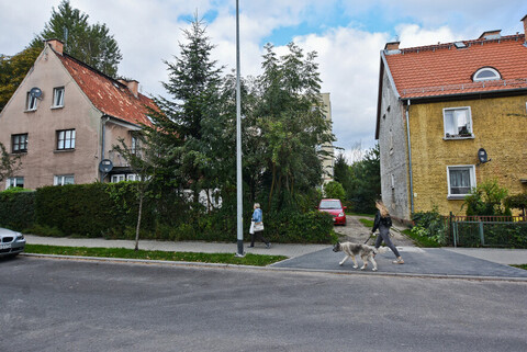 Dwa budynki, jeden dojazd i mały problem