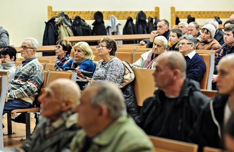 Władza po drugiej stronie torów