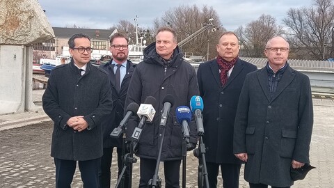 Są pieniądze na port, co dalej?