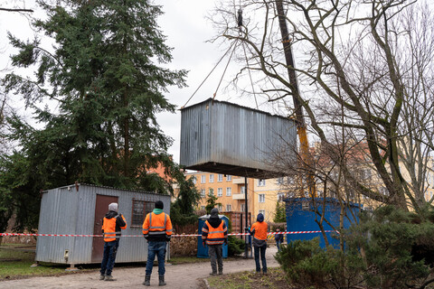 Żabka zmienia otoczenie