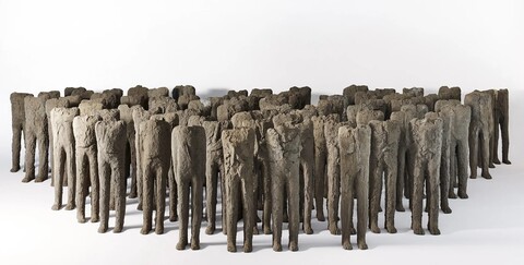 Światowy rekord prac Abakanowicz. Elbląg też może pochwalić się jej rzeźbą