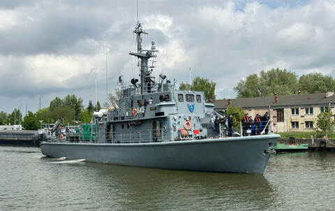 16. Żuławski Pułk Logistyczny zaprasza na swoje święto. ORP Śniardwy wchodzi do Elbląga