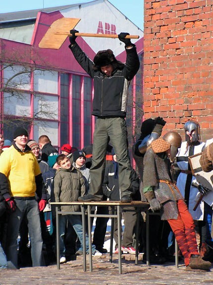 Piekarczyk stanie przy bramie