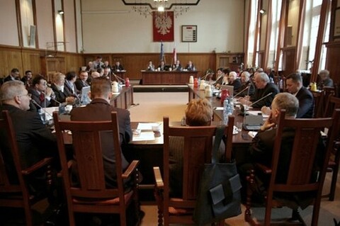 80 procent elblążan nie ufa partiom politycznym
