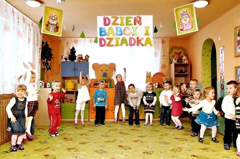 A moja babcia nosi spódniczki…