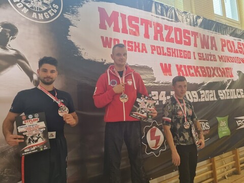 Mistrzowie w mundurach