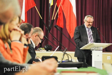 Radni obniżyli sobie diety i pensję burmistrza