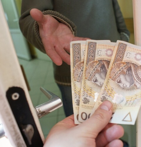 Ataki na seniorów. Oszuści podają się za policję kryminalną