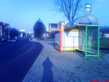 Autobus staje za daleko